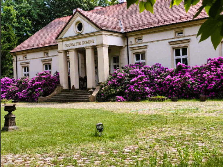 Dwór w Gałkach